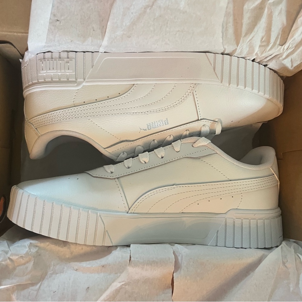 Puma Carina 2.0 Size 9